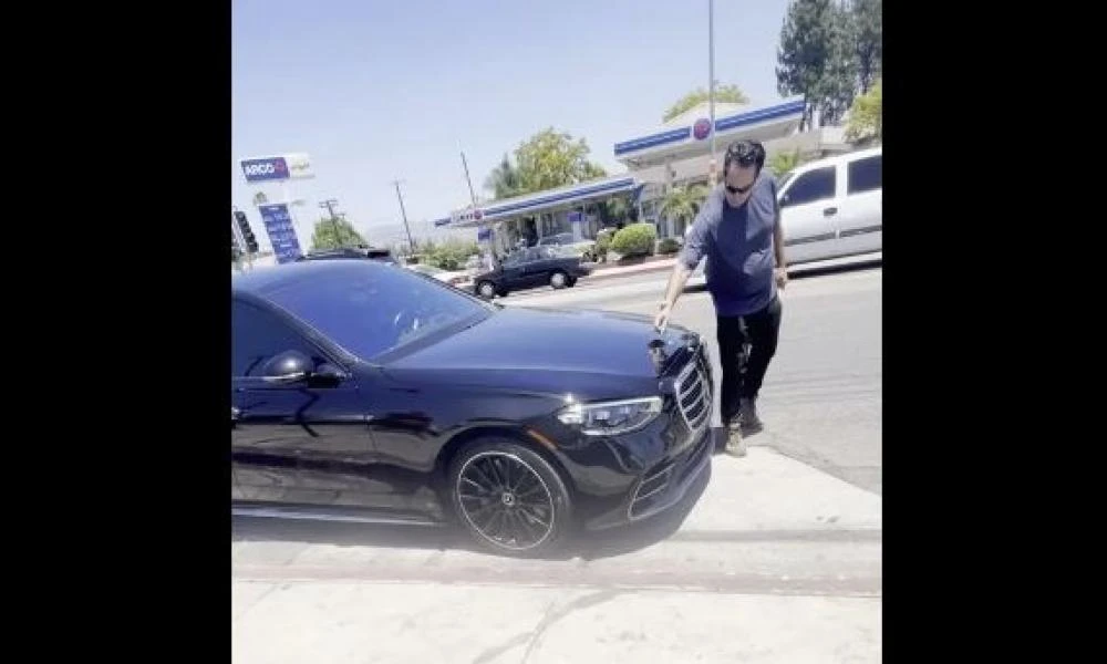 Σοκ στην Καλιφόρνια: Οδηγός χτύπησε αυτιστικό παιδί επειδή ακούμπησε το ακριβό αυτοκίνητο του (Βίντεο)